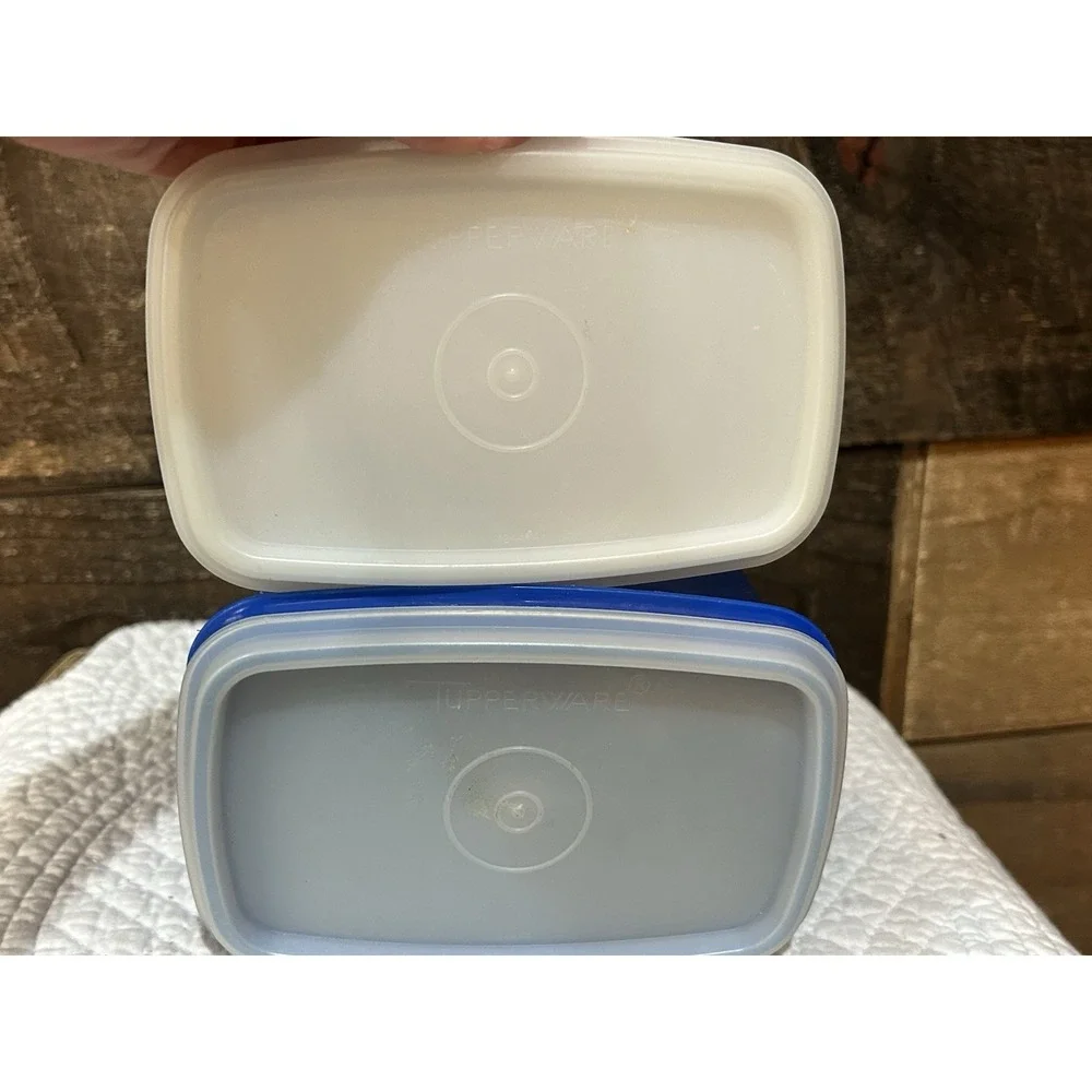 Tupperware‎ Blue & White Shelf Saver Containers But White Clear Lids